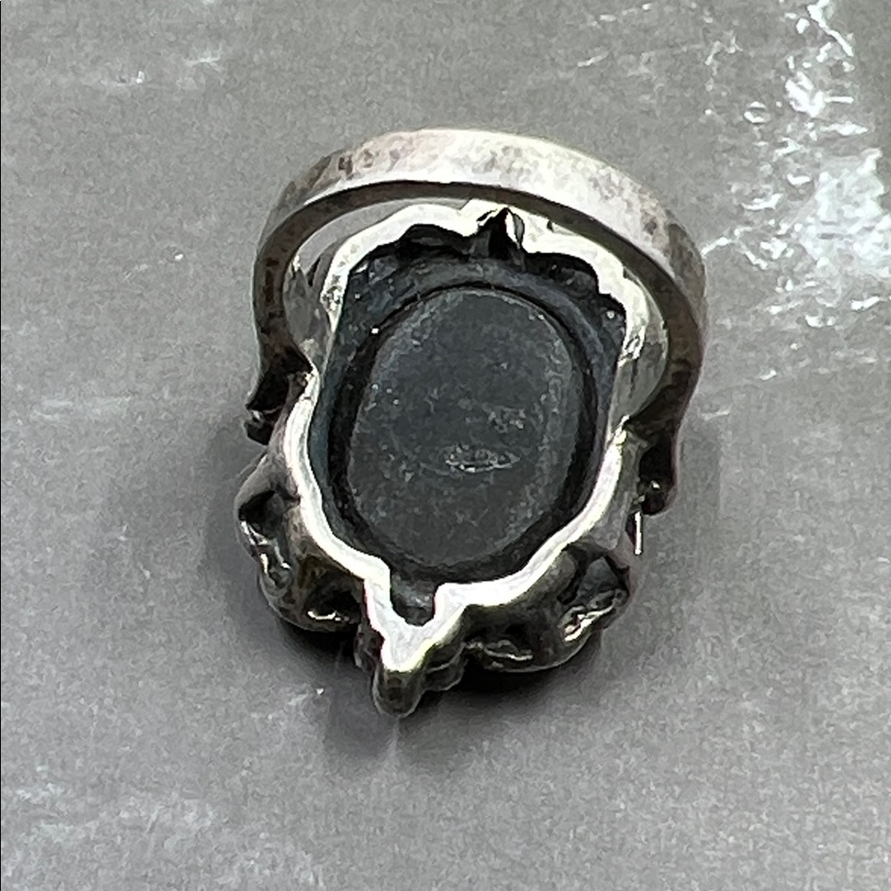 Vintage Sterling Mother of Pearl Cameo Black Onyx Ring - Picture 6 of 10